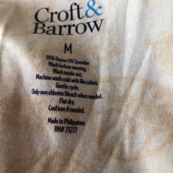 Womens CROFT & BARROW Semi Loose Sleeveless Top Size Medium Stretch New - Picture 6 of 9